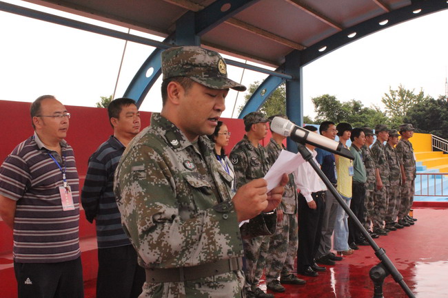 军训教官代表杨雯智作了发言